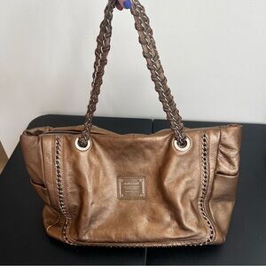 Charles David Leather Handbag Shoulder Bag With Two Straps And Zipper Close